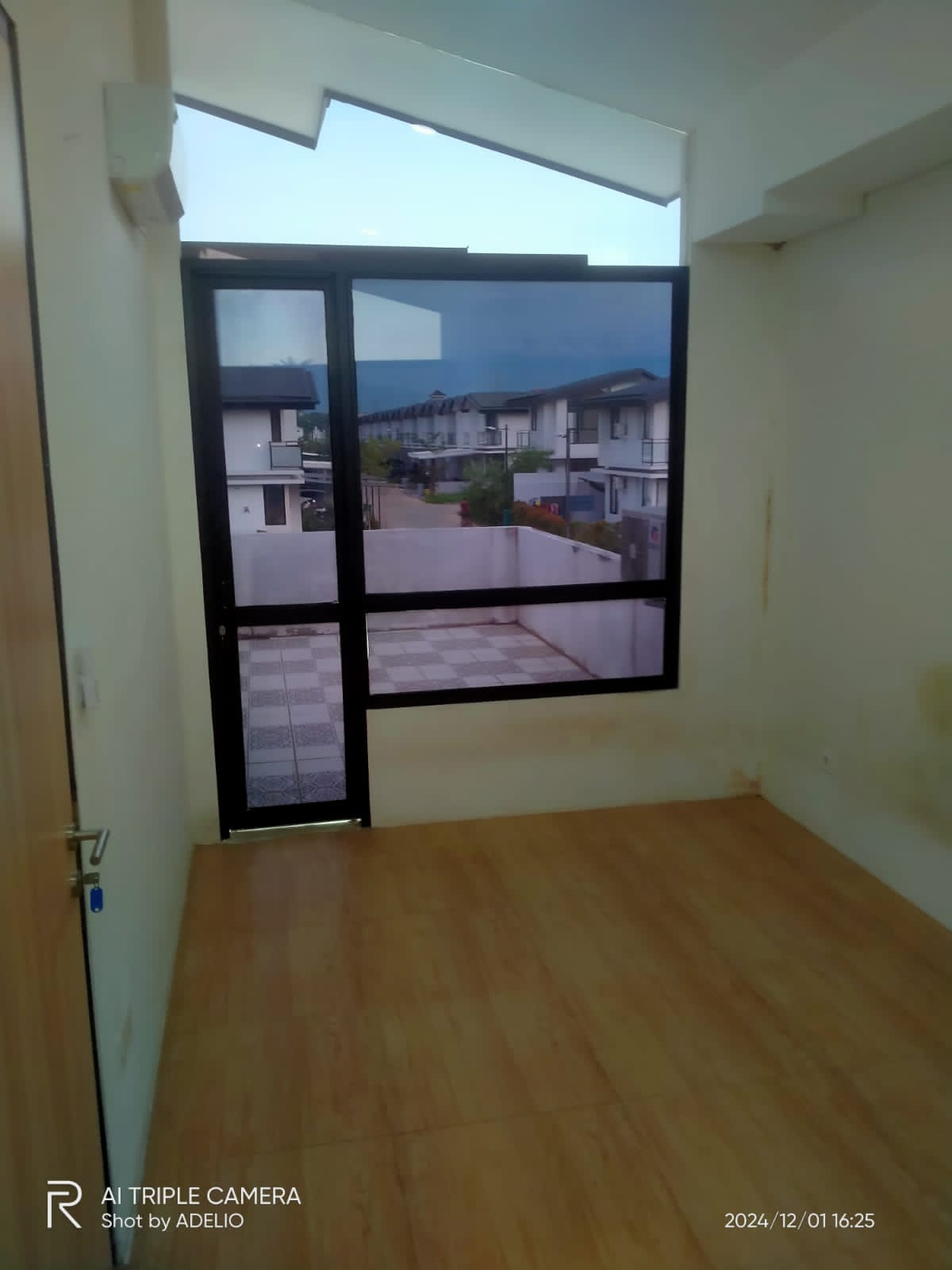 Rumah Disewakan Semi Furnish